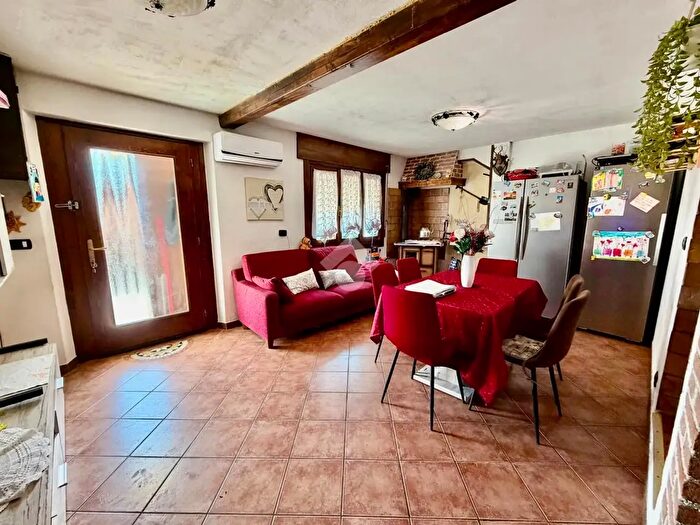 Casa quadrilocale in vendita in Via Indipendenza, Fregona