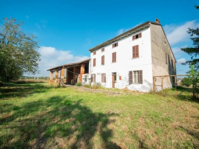 Casa con 7 locali in vendita in Via Occimiano, Conzano