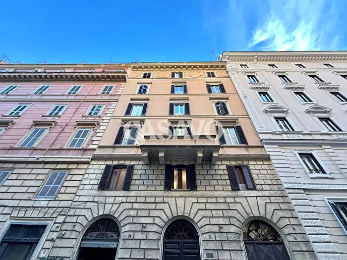 Appartamento quadrilocale in vendita in Via Villafranca, Roma