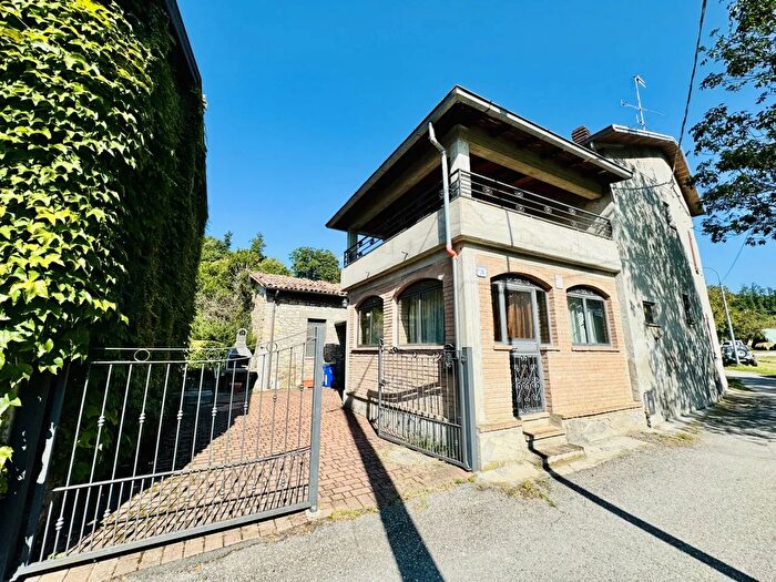 Casa con 5 locali in vendita in Località Le Ghiare, Corniglio