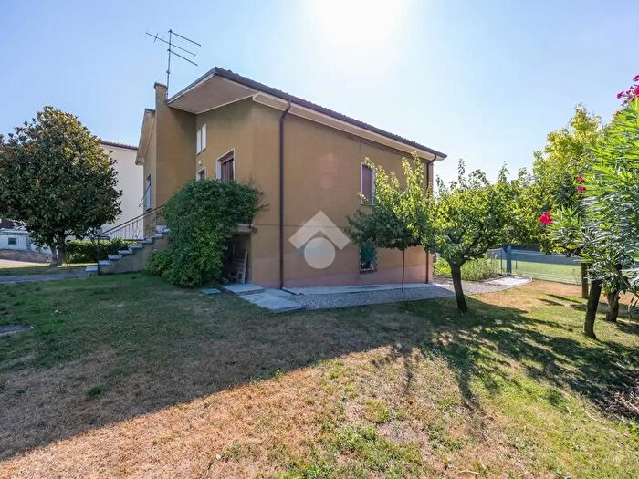 Casa con 5 locali in vendita in San Pietro In Cariano