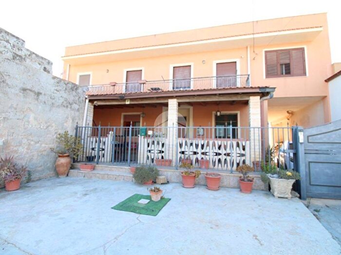 Casa con 5 locali in affitto in Str Solfarello, Salinagrande, Misiliscemi