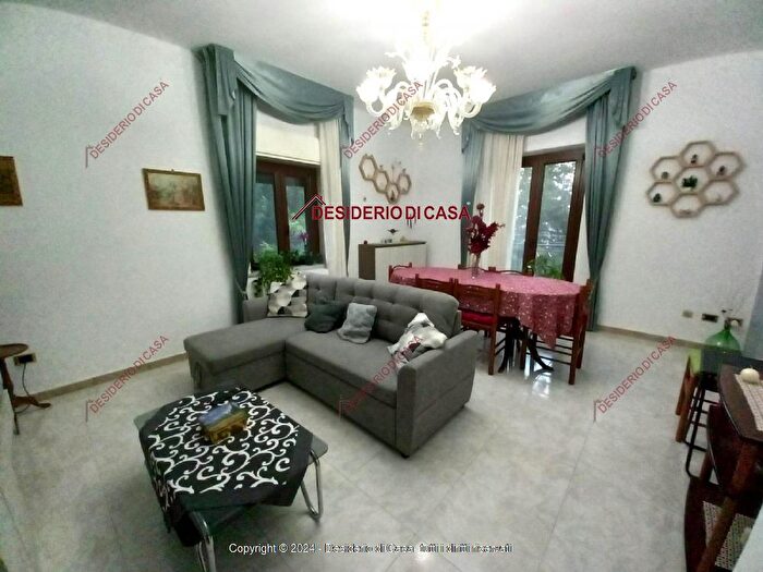 Appartamento trilocale in vendita in Petralia Soprana