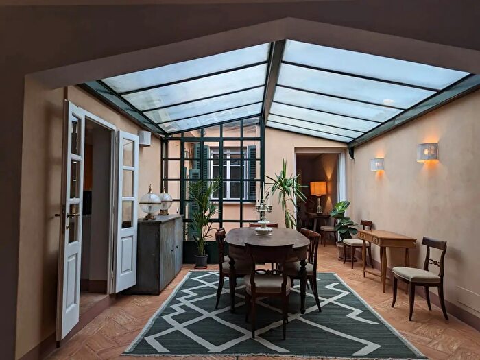 Appartamento con 9 locali in affitto in Firenze