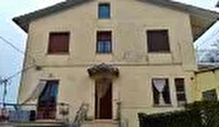 Appartamento con 5 locali in vendita in Appartamento in Bifamiliare Cingoli, Cingoli