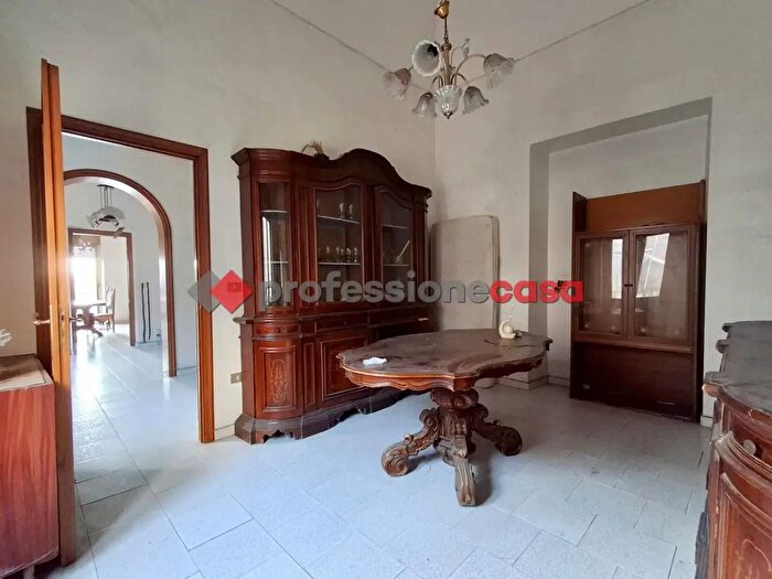 Appartamento con 5 locali in vendita in Via Quartiere Militare, Catania