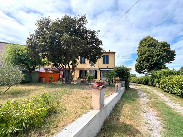 Casa quadrilocale in vendita in Str Virgilio Marone, Marcaria