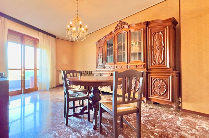 Appartamento quadrilocale in vendita in Viale Pinan Cichero, Novi Ligure