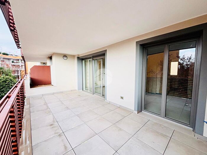 Appartamento trilocale in vendita in Via Antonio Pacinotti, Monza