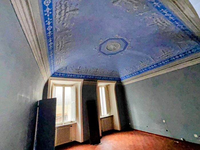 Appartamento con 12 locali in vendita in Volterra