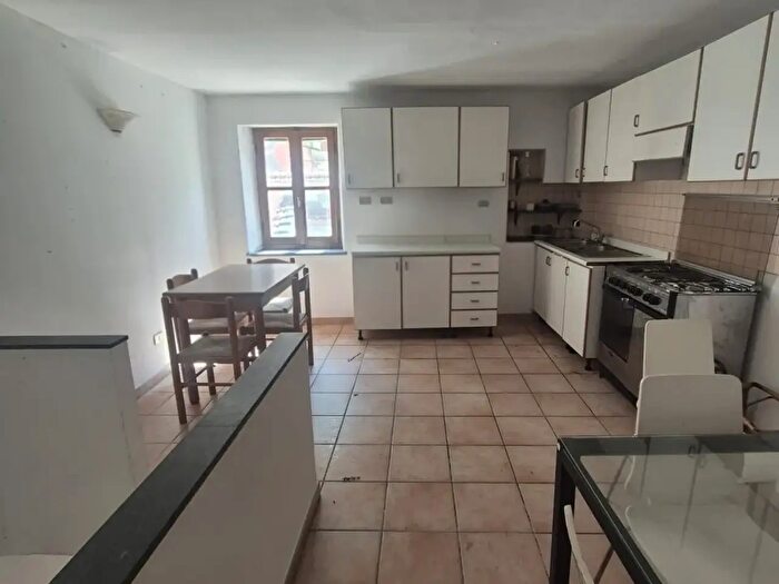 Appartamento trilocale in vendita in Massa