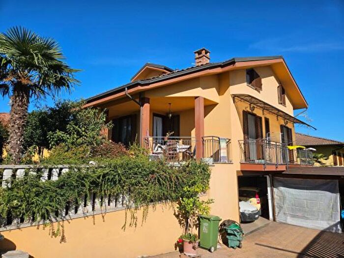Casa con 6 locali in vendita in Via Faldella, Crescentino