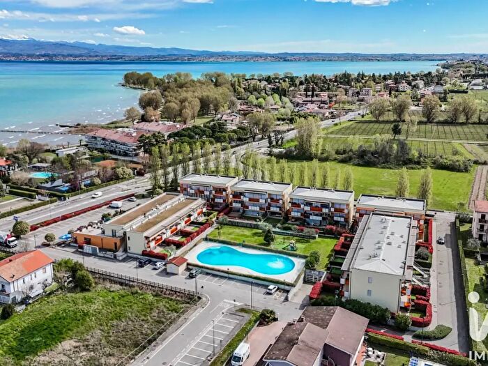 Appartamento trilocale in vendita in Via Mazzarona, Sirmione