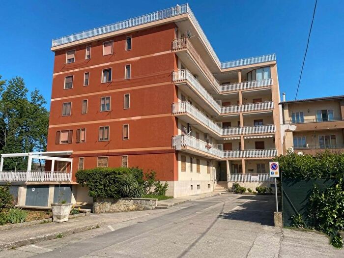 Appartamento quadrilocale in affitto in Via Croce, Centro, Bojano
