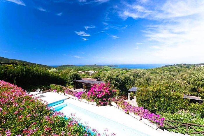 Casa con 8 locali in vendita in Castiglione Della Pescaia