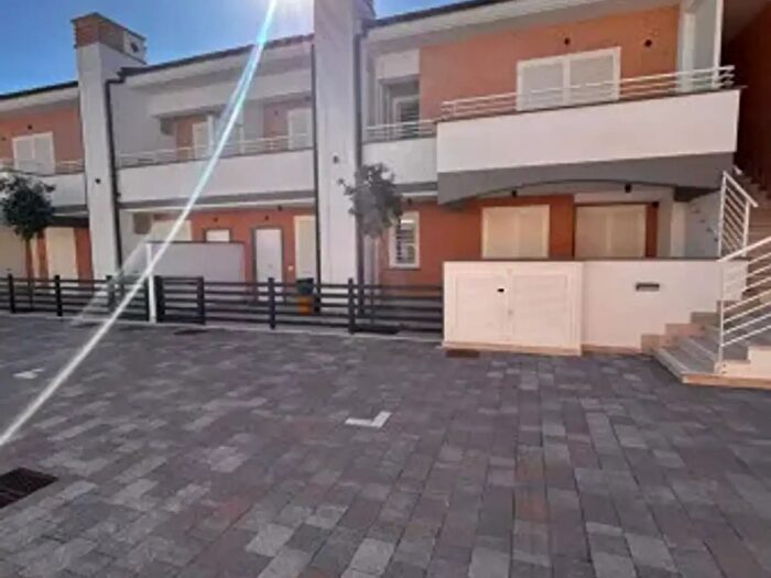 Appartamento quadrilocale in vendita in Viale del Sole, Anzio