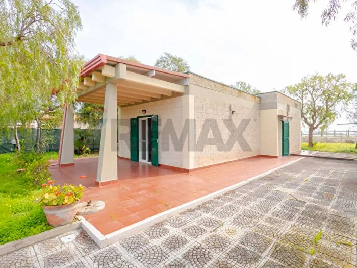 Casa trilocale in vendita in Località Ippocampo Viale Fantasia, Manfredonia