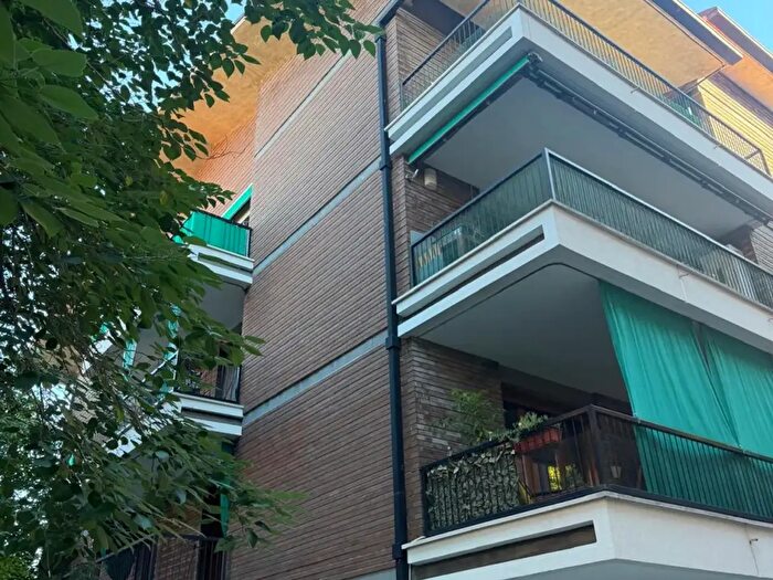 Appartamento trilocale in affitto in Via Rossetti, Trieste