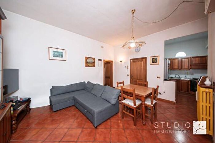 Casa con 6 locali in vendita in Via Venezia, Quarrata