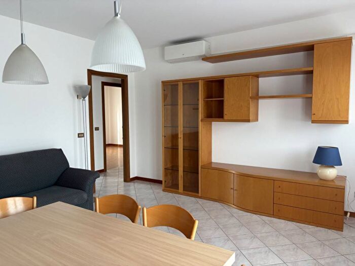 Appartamento trilocale in affitto in Via Belle Putte, Bosco, Rubano