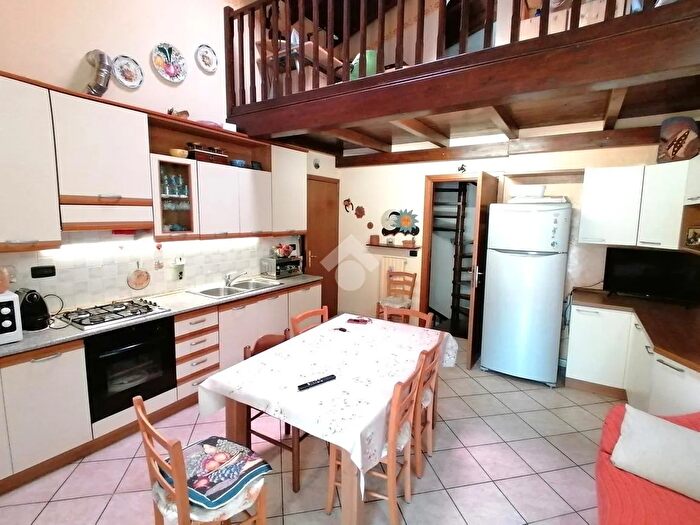 Appartamento trilocale in vendita in Viale della Costituzione, Valsamoggia