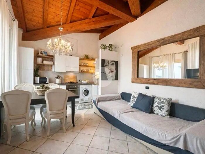 Appartamento bilocale in vendita in Via Galileo Galilei, Capriolo