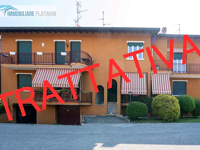 Appartamento trilocale in vendita in Via Mazzini, Biassono