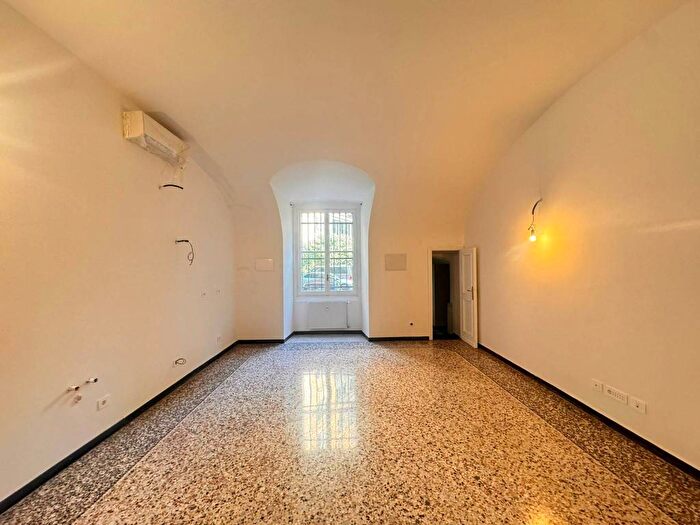 Appartamento trilocale in affitto in Centro Città, Genova