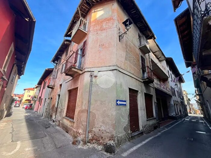 Casa con 15 locali in vendita in Via Giuseppe Mazzini, Gassino Torinese