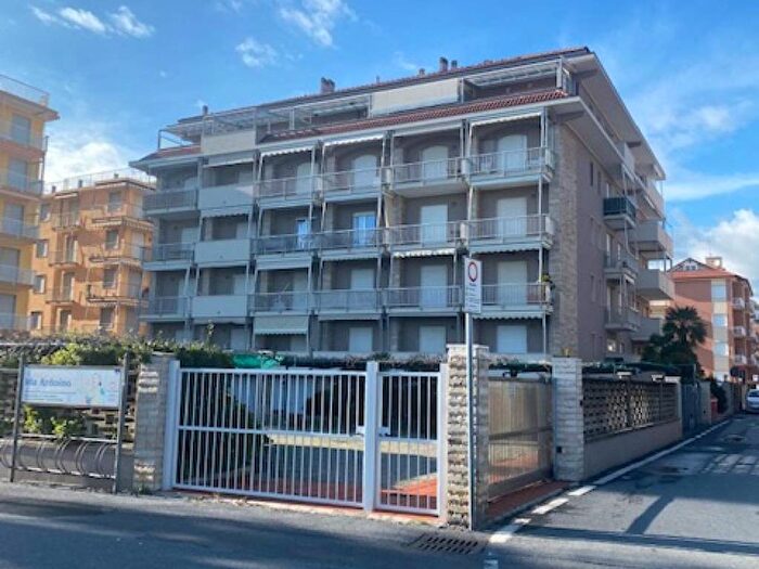 Appartamento monolocale in affitto in Via degli Aranci, Centro, San Bartolomeo al Mare