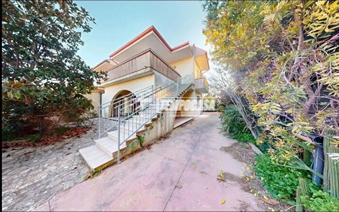 Appartamento con 5 locali in vendita in Nardo