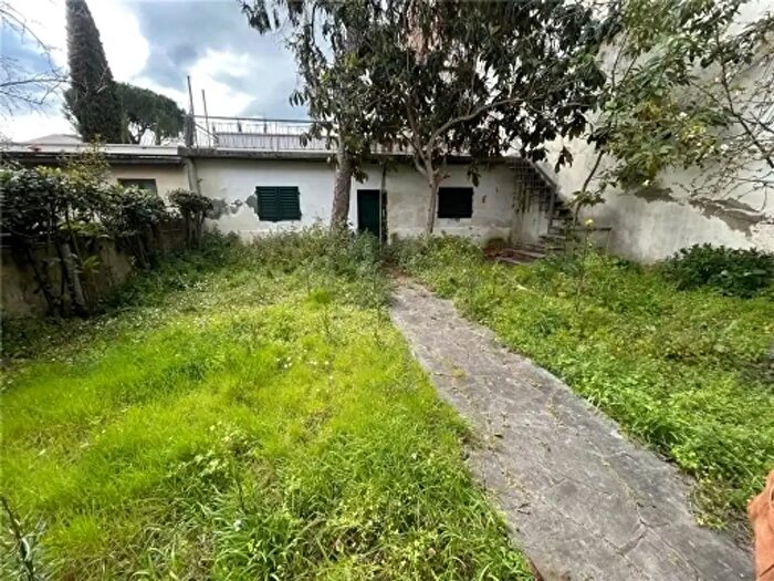 Casa con 6 locali in vendita in Empoli