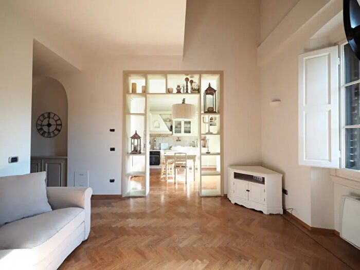 Appartamento quadrilocale in affitto in Piazza Ferrucci, Firenze