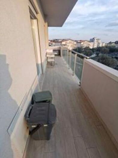 Appartamento trilocale in affitto in Via Martiri di Cefalonia, Catanzaro