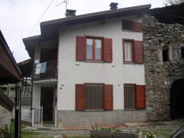 Casa trilocale in vendita in Via Palù Caiolo Sondrio, Caiolo