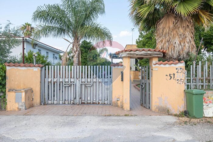 Casa con 11 locali in vendita in SantAnastasia