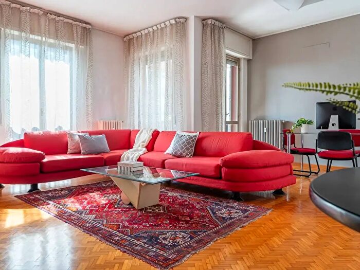 Appartamento trilocale in vendita in Via FLli Rosselli, Voghera