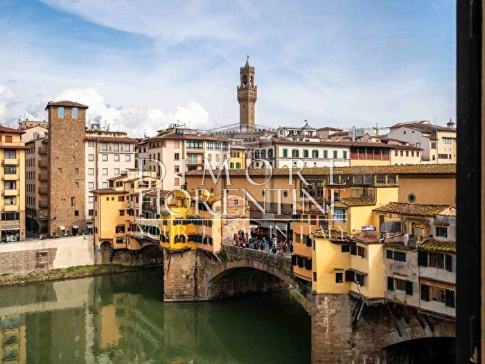 Appartamento quadrilocale in affitto in Ponte Vecchio, Piazza della Repubblica, Firenze