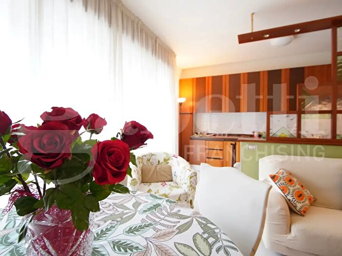 Appartamento trilocale in vendita in Via Camporese, Venezia