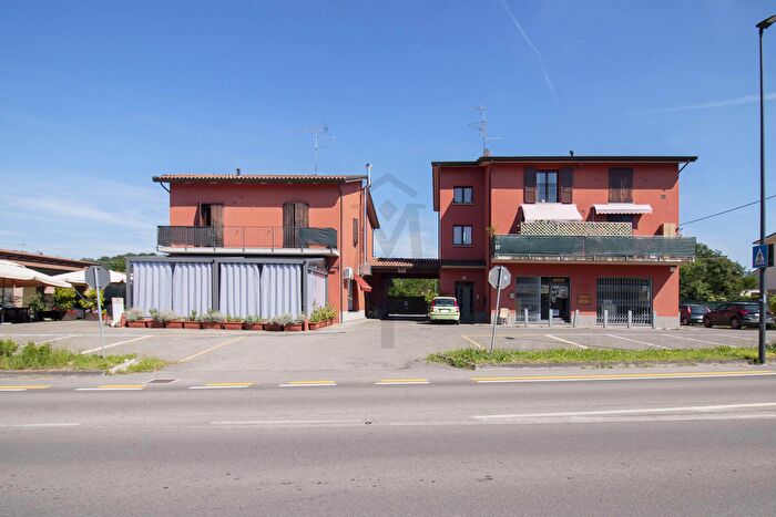 Casa con 18 locali in vendita in San Polo DEnza