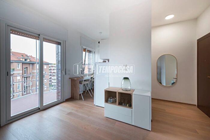 Appartamento monolocale in vendita in Viale San Gimignano, Milano