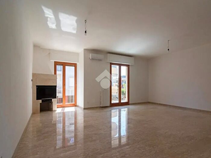 Appartamento quadrilocale in affitto in Via Leon Battista Alberti, Conversano