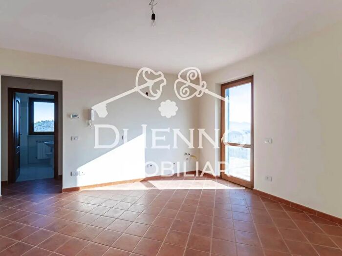 Casa con 6 locali in vendita in Riano