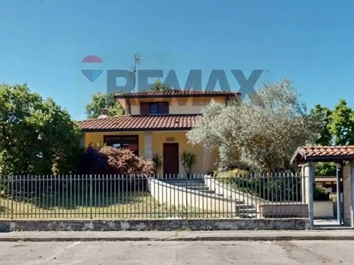 Casa con 7 locali in vendita in Via Plutone, Cassina De' Pecchi