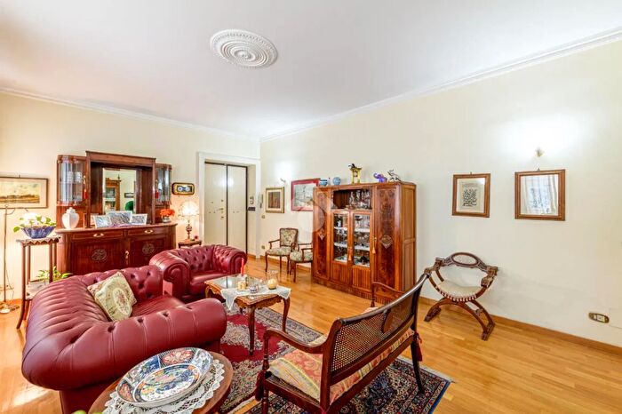 Appartamento con 7 locali in vendita in Via Crescenzio, Roma