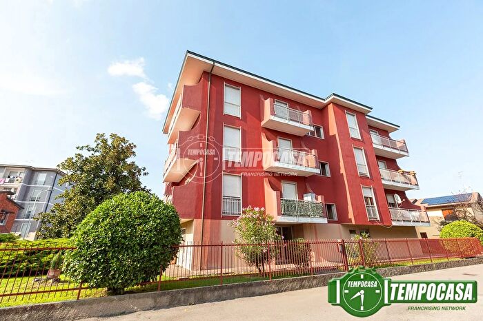 Appartamento trilocale in vendita in Via Giovanni Pascoli, Pandino