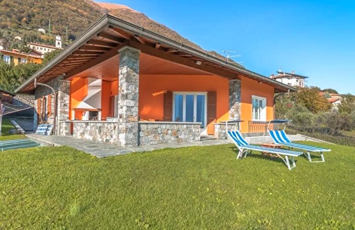 Casa quadrilocale in vendita in Via Cadenazzi Tremezzina Panoramico Residenziale, Tremezzina