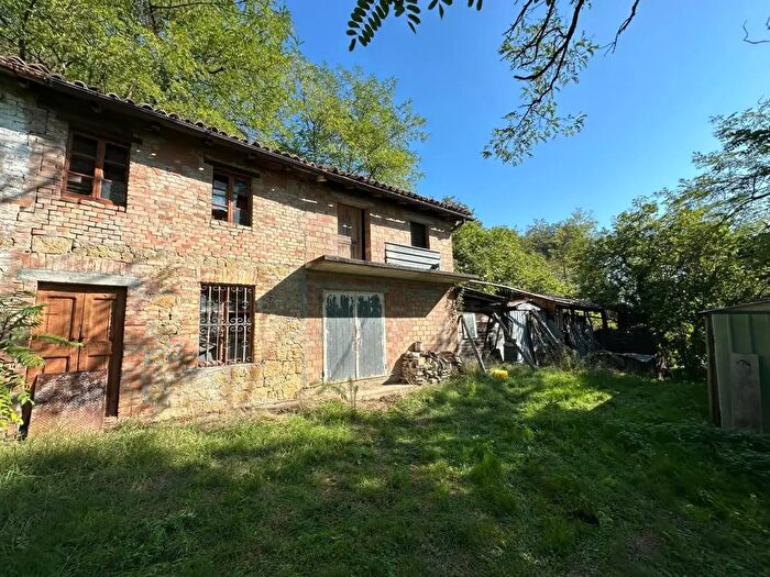 Casa quadrilocale in vendita in Monte Giogo, Lugagnano Val D'Arda