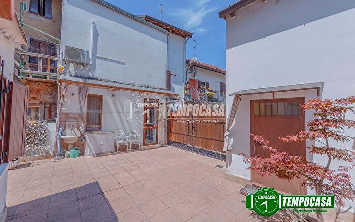 Casa trilocale in vendita in Via San Protaso, Casorate Primo