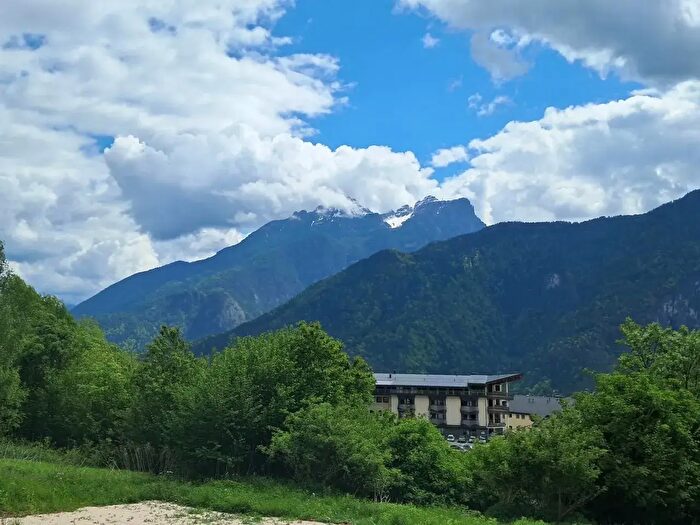 Casa con 15 locali in vendita in Pieve Di Cadore